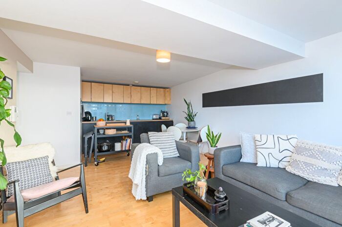 2 Bedroom Flat For Sale In Saxton, The Avenue, LS9