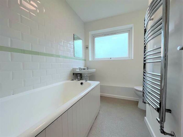2 Bedroom Apartment To Rent In Tudor Court, West Street, Warwick, CV34