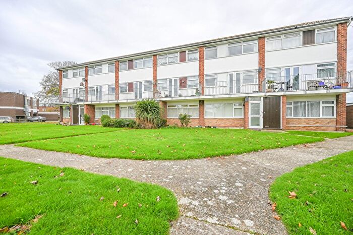 2 Bedroom Property For Sale In St. Thomas Court, Pagham, Bognor Regis, PO21