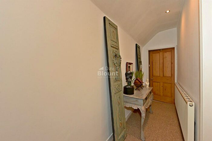 2 Bedroom Cottage For Sale In High Street, Mansfield Woodhouse, NG19