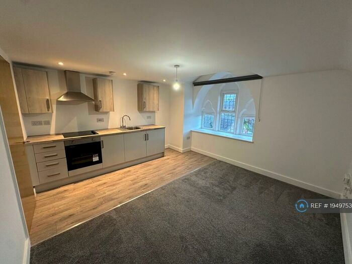 1 Bedroom Flat To Rent In St George&#;S Lodge, Stalybridge, SK15