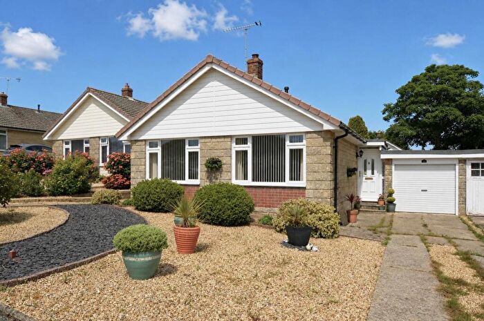 2 Bedroom Detached Bungalow For Sale In Close To Local Amenities * Shanklin, PO37