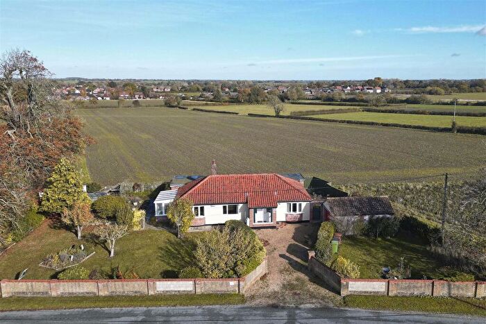 3 Bedroom Detached Bungalow For Sale In Common Road, Dickleburgh, IP21