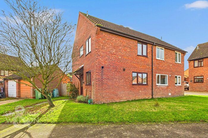 3 Bedroom Semi-Detached House For Sale In Cannell Road, Loddon, Norwich, NR14