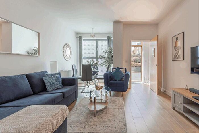 1 Bedroom Serviced Apartments To Rent In Huntingdon Road, Redhill, Surrey, RH1