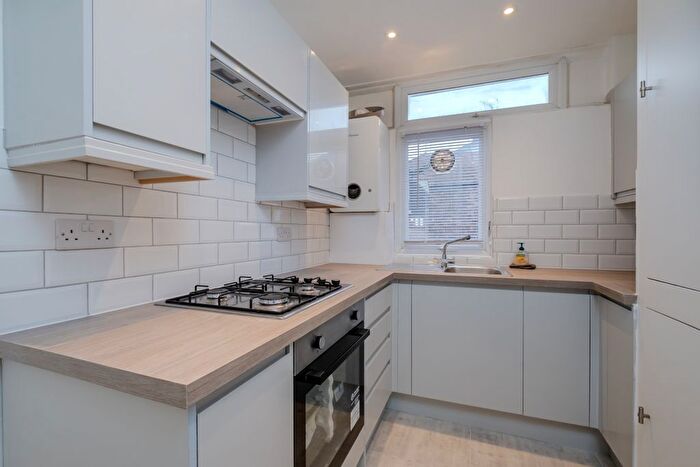 1 Bedroom Flat To Rent In Delawyk Crescent, London, SE24