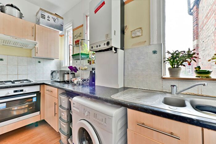 Studio To Rent In London Road, Thornton Heath, CR7