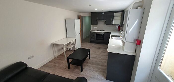 1 Bedroom Flat To Rent In Flat, Russell Street, CF24