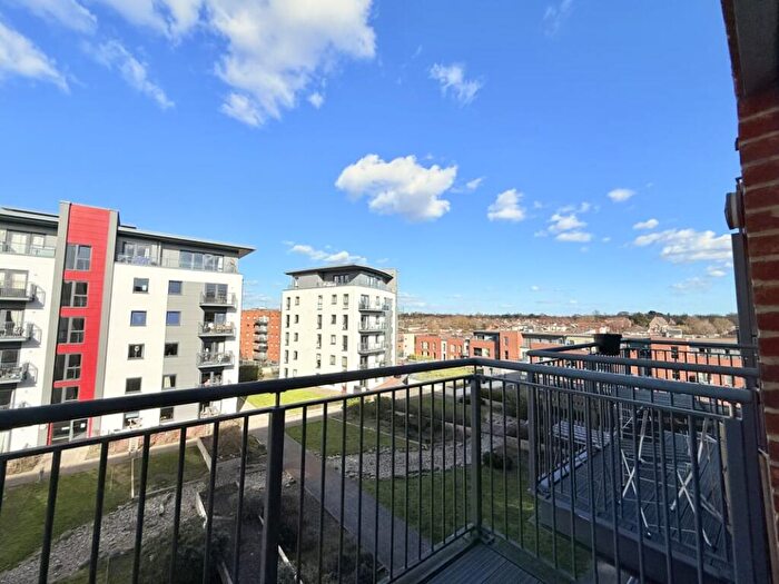 2 Bedroom Flat For Sale In Fairbourne Court, Denyer Walk, Southampton, SO19
