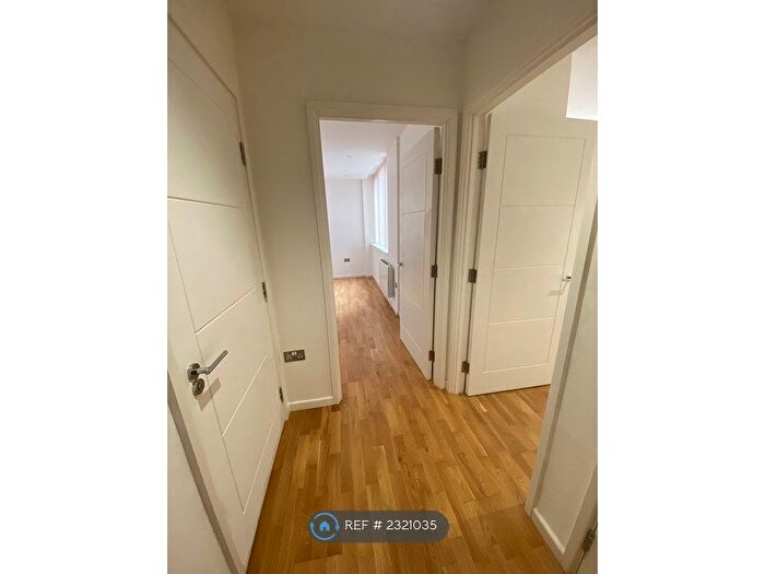 1 Bedroom Flat To Rent In Mercury House, Slough, SL1