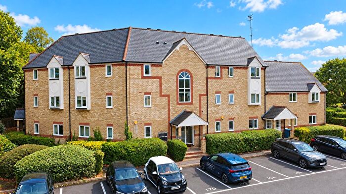 1 Bedroom Flat For Sale In Norbury Avenue, Watford, WD24