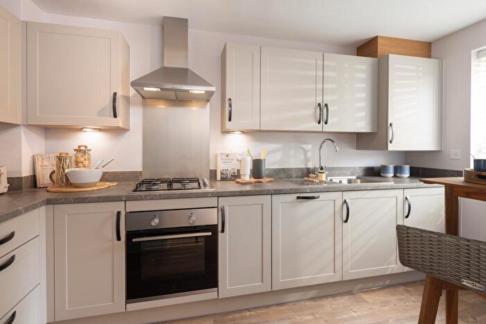 3 Bedroom End Of Terrace House For Sale In Briggington Way, Leighton Buzzard, Bedfordshire, LU7