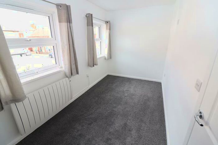 1 Bedroom Flat To Rent In York Road, Rushden, NN10