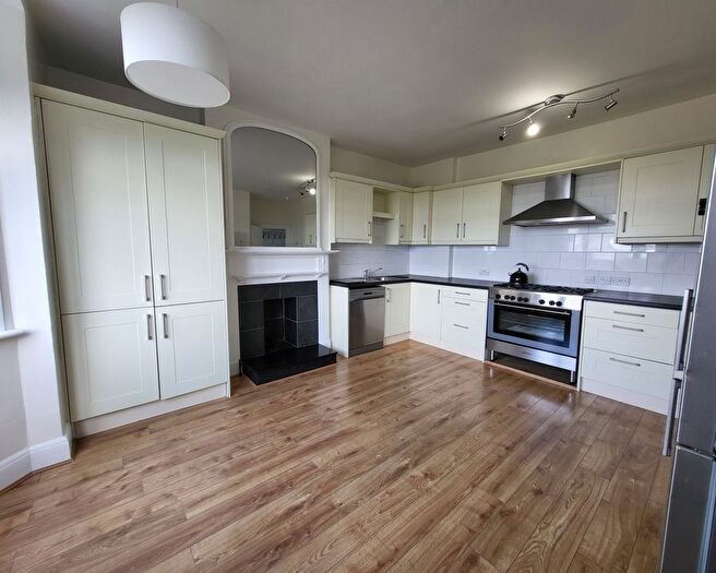 2 Bedroom Flat To Rent In Church Road, Hanwell, W7