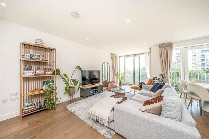2 Bedroom Flat For Sale In West Parkside, Greenwich, SE10