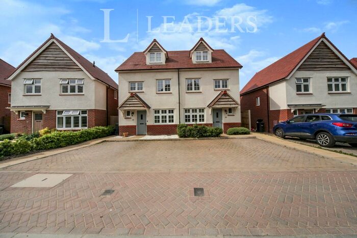 4 Bedroom Semi-Detached House To Rent In Armstrong Road, Luton, LU2