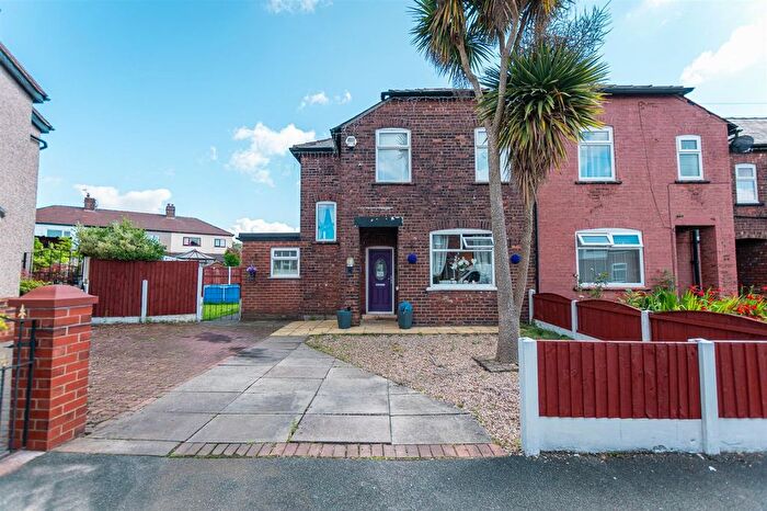 3 Bedroom Semi-Detached House For Sale In Gloucester Place, Atherton, M46