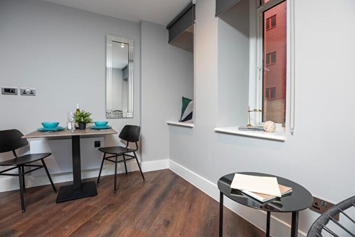 Studio To Rent In Princess Street, Manchester, Greater Manchester, M1