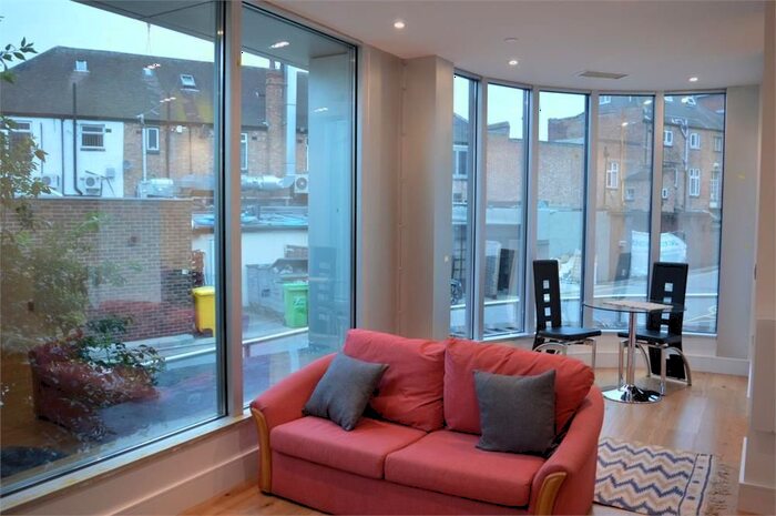 1 Bedroom Flat To Rent In Staines Road, Hounslow, TW3