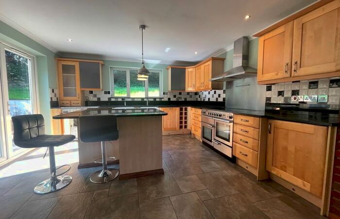 4 Bedroom Detached House For Sale In The Cottages, Oakridge Lane, Aldenham, Hertfordshire, WD25
