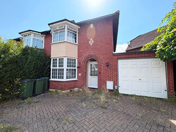 3 Bedroom Detached House To Rent In Willrose Crescent, London, SE2