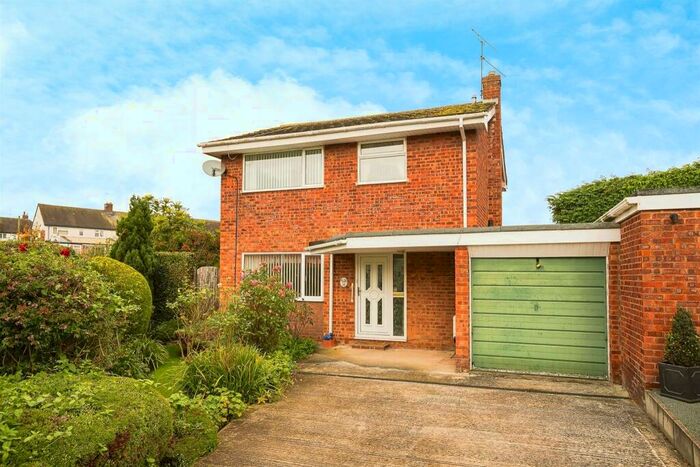 3 Bedroom Detached House For Sale In Meadow Close, Farndon, Chester, CH3