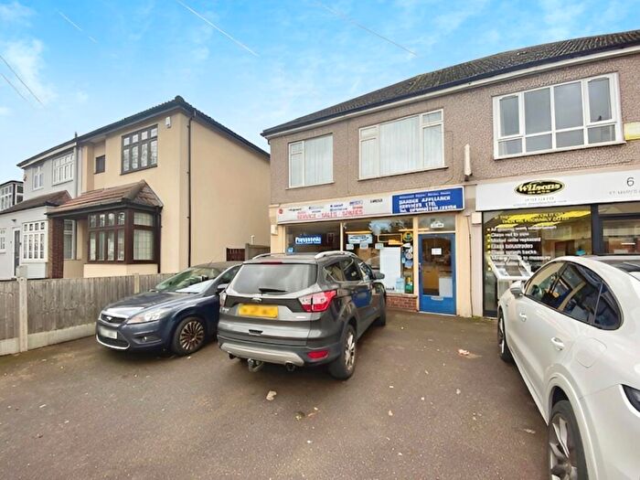 2 Bedroom Flat To Rent In St Marys Lane, Upminster, RM14