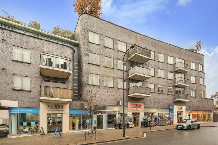 2 Bedroom Apartment To Rent In Fortune Green Road, West Hampstead, London, NW6