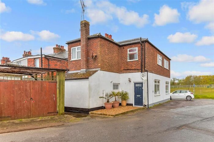 2 Bedroom Flat For Sale In Tourney Road, Lydd, Romney Marsh, Kent, TN29