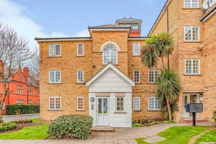 1 Bedroom Flat To Rent In Edith Cavell Way, London, SE18