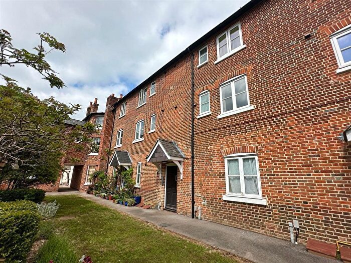 1 Bedroom Flat To Rent In Junction Road, Andover, SP10