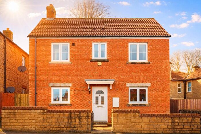 3 Bedroom Detached House For Sale In Stonefield Court, Frome, BA11