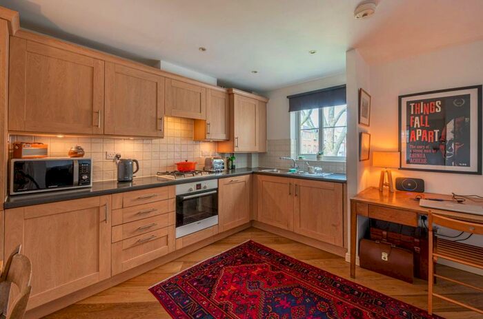 1 Bedroom Flat To Rent In Chandler Way, Peckham, London, SE15