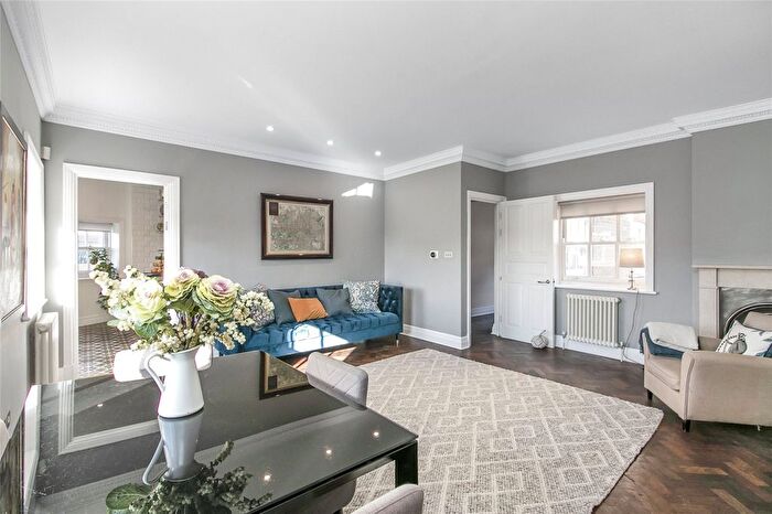 2 Bedroom Flat To Rent In Tooley Street, London, SE1