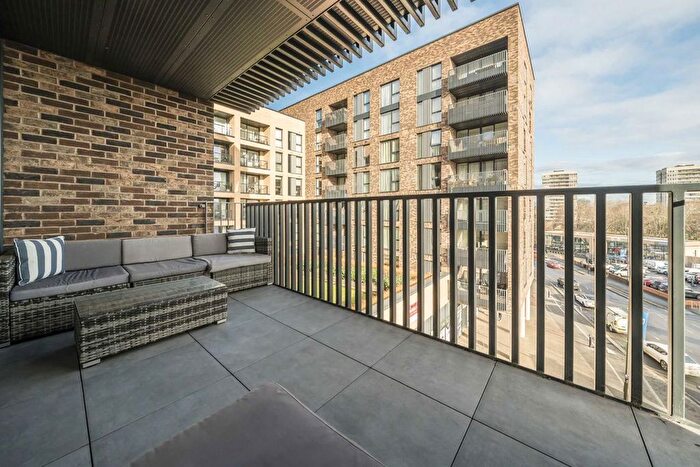 2 Bedroom Flat For Sale In Plough Lane, London, SW17
