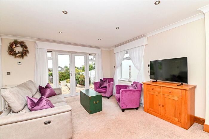 2 Bedroom Bungalow For Sale In Roebuck Close, New Milton, Hampshire, BH25