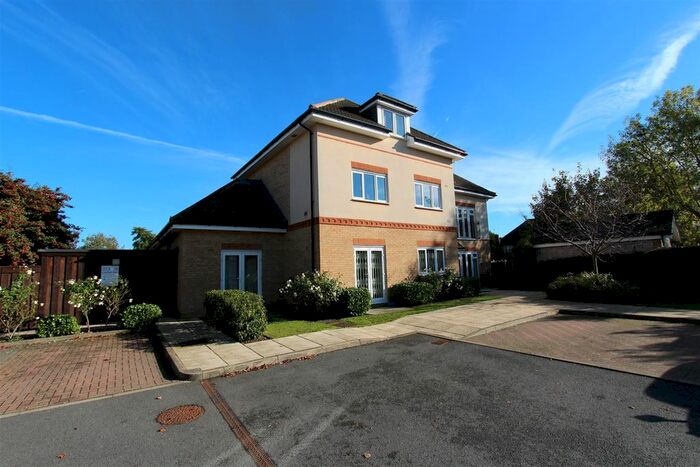 2 Bedroom Flat To Rent In Temple Lodge, Glebe Avenue, Ickenham, UB10