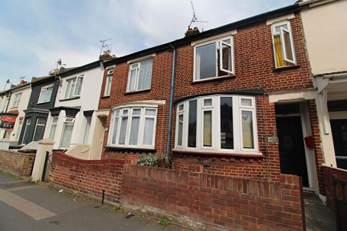 2 Bedroom Terraced House To Rent In Gillingham Road, Gillingham, ME7