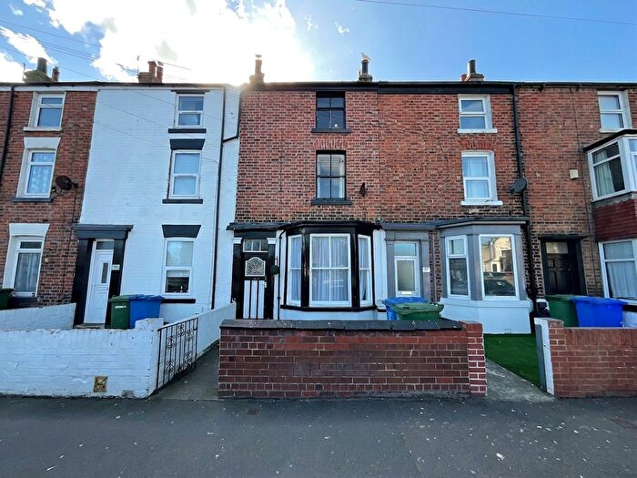 3 Bedroom Terraced House For Sale In North Street, Scarborough, YO11