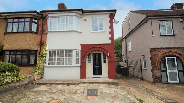 3 Bedroom Semi-Detached House To Rent In Hycliffe Gardens, Chigwell, IG7