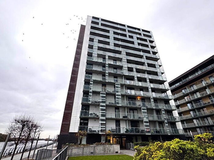2 Bedroom Flat To Rent In Meadowside Quay Walk, G11