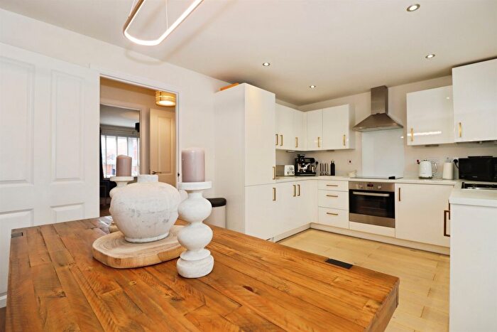 3 Bedroom Semi-Detached House For Sale In Rowdell Avenue, Coalpit Heath, Bristol, BS36