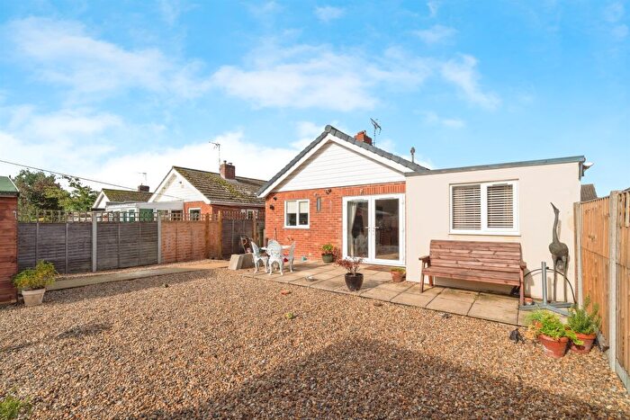 3 Bedroom Detached Bungalow For Sale In Lodge Close, Holt, NR25