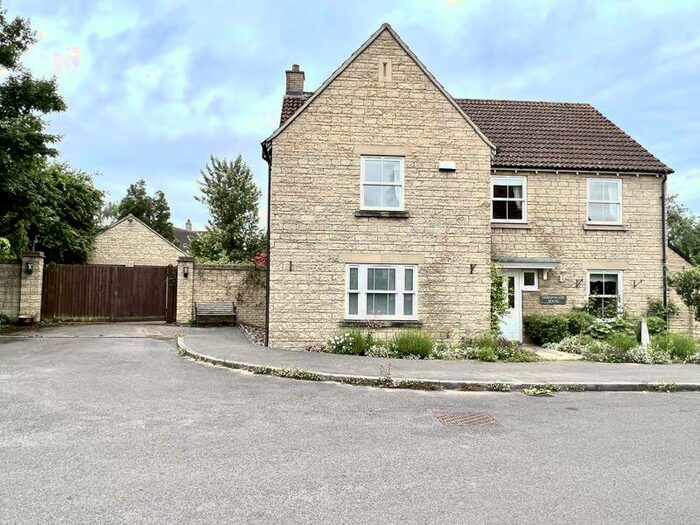 5 Bedroom Detached House To Rent In Salmons Leap, Calne, SN11