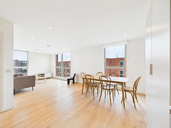 3 Bedroom Apartment To Rent In Fyfe Lane, Edinburgh, Midlothian, EH6