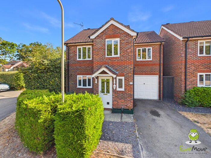 4 Bedroom Detached House For Sale In Clere Gardens, Chineham, Basingstoke, Hampshire, RG24