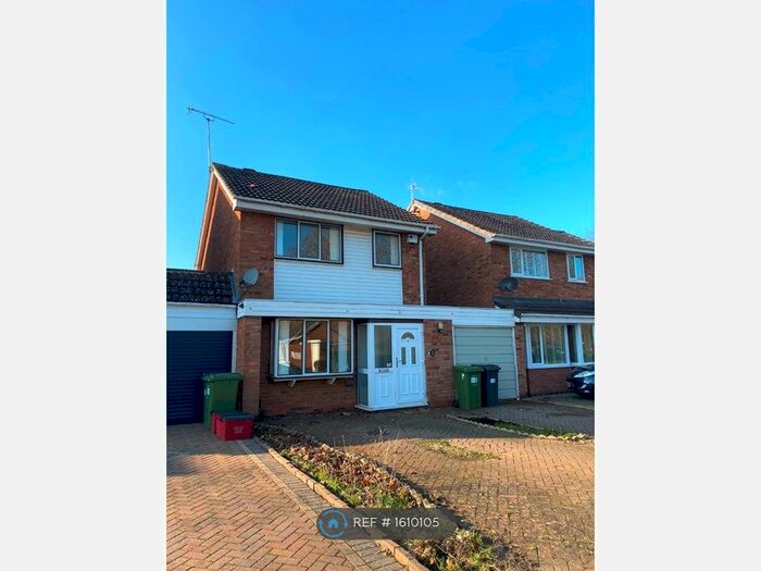 3 Bedroom Detached House To Rent In Hebden Avenue, Warwick, CV34