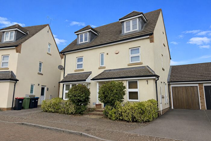 6 Bedroom Detached House For Sale In Niven Lane, Milton Keynes, MK4