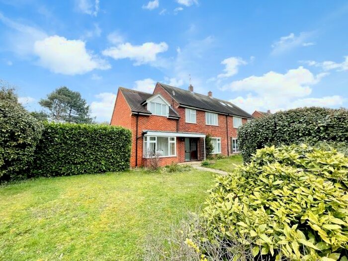 4 Bedroom Semi-Detached House To Rent In Courtiers Green, Clifton Hampden, Abingdon, OX14