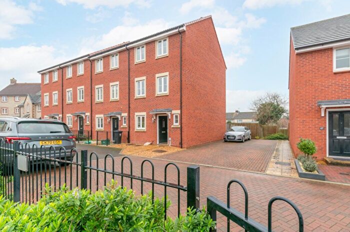 4 Bedroom End Of Terrace House For Sale In Hollybrook Mews, Yate, Bristol, BS37